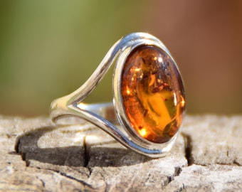 Leuchtender Bandring aus natürlichem baltischen Bernstein und 925er Silber, Cognac-Bernstein, MJ Baltica, BP150