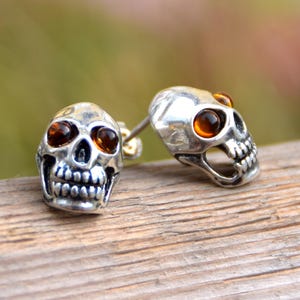 Skull earrings, made with natural Baltic Amber and 925 Silver, cognac amber, MJ Baltica, BK183