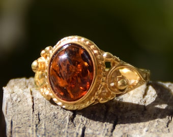 Anillo de estilo vintage con ámbar natural color coñac y plata chapada en oro de 18 quilates, MJ Baltica, BZP029