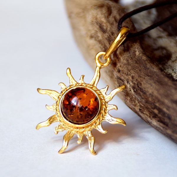 MJ Baltica, pendant, natural Baltic Amber, 925 Silver, 14k Gold plated, delicate, sun, luminous, handcrafted, BZW039