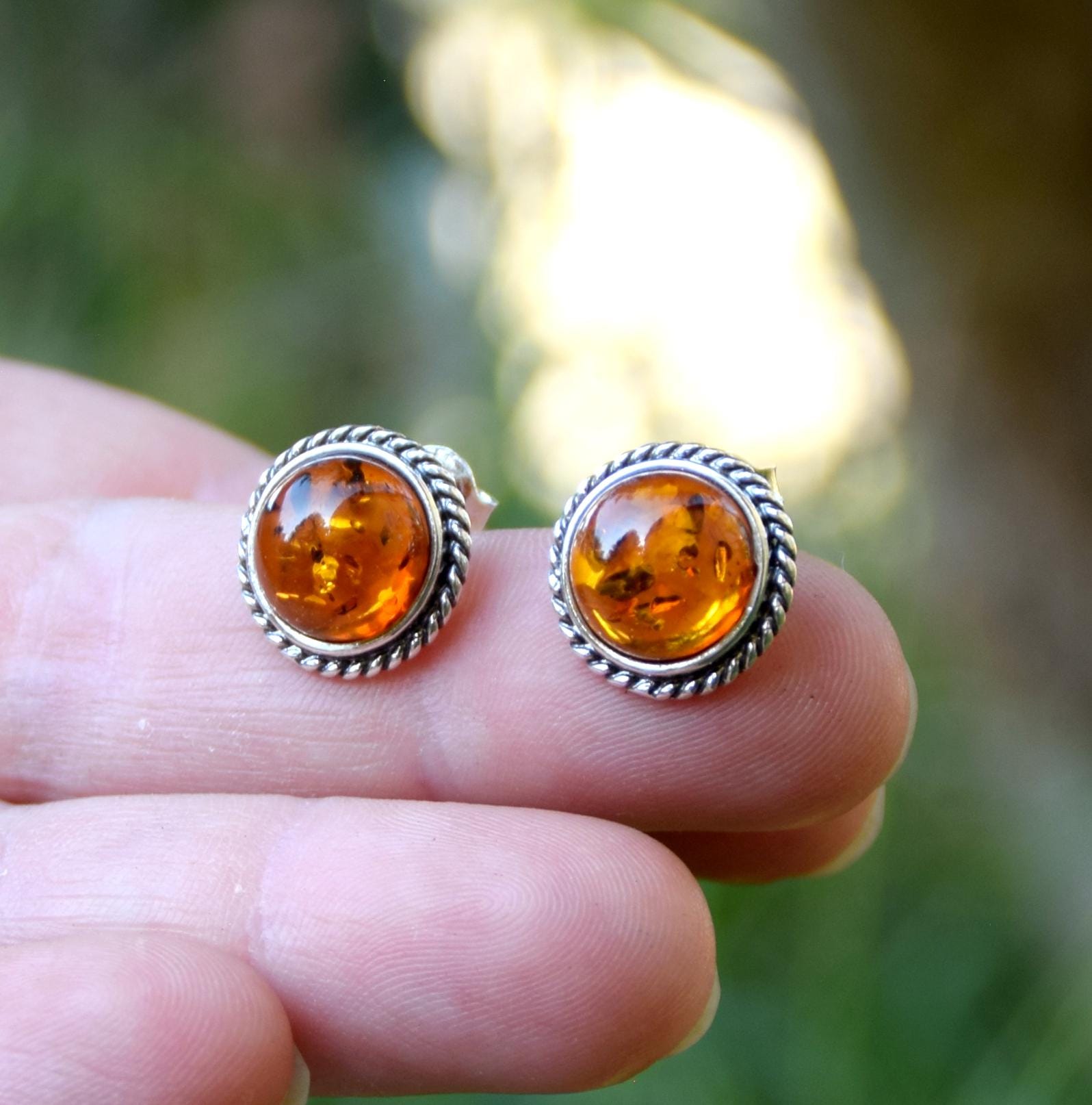 Orecchini a bottone vintage in ambra baltica floreale, argento sterling