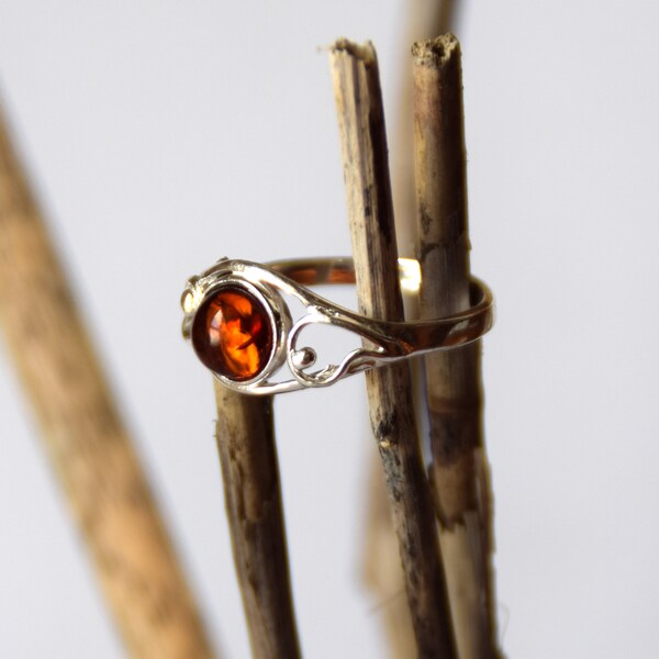 MJ Baltica, ring, Natural Baltic Amber, 925 Silver, handcrafted, classic, cognac, delicate, beautiful, fine, BP121