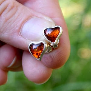 Stud earrings with natural Baltic Amber and 925 Silver, cognac amber, intense hearts, MJ Baltica, BK045