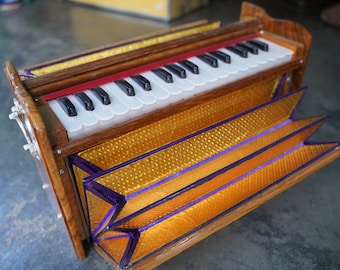 Dolphin Harmonium Free Shipping for street Kirtan 2.5 octaves, 32 Keys for Harinam & Kirtan Parikramas, Daily Kirtan