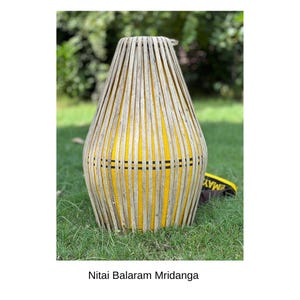 Nitai Balaram Mridanga-Trommel für Kirtan, Ton-Khol mit Rindsleder, traditionelles indisches Schlaginstrument aus Mayapur | Mayapurstore Bild 1