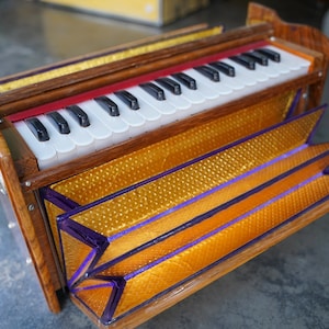 Dolphin Harmonium 2.5 octaves, 32 Keys | Most Selling | Portable |