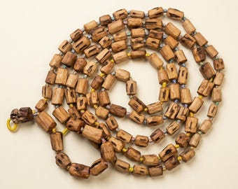 Tulsi Japa Mala zum Chanten des Holinam. Der Weg des Spritual Bhakti Yoga. Die Quelle der Energie