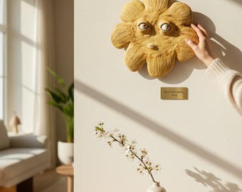Moderne keramische zon muurkunst, handgemaakt sculpturaal gezichtsdecor, hedendaags kleimuuraccent