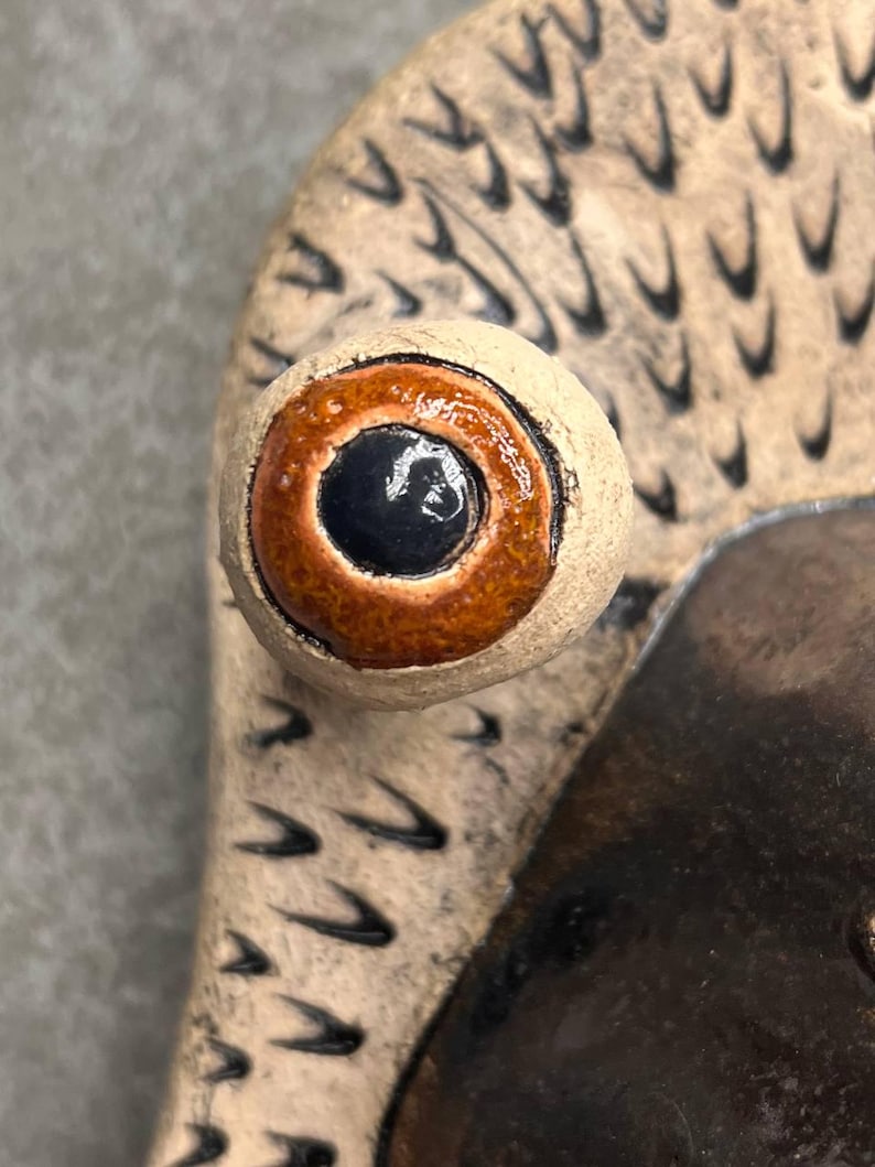 Maschera decorativa in ceramica a forma di piccione, realizzata a mano, opera d'arte murale unica a forma di uccello in ceramica, scultura di animale immagine 3