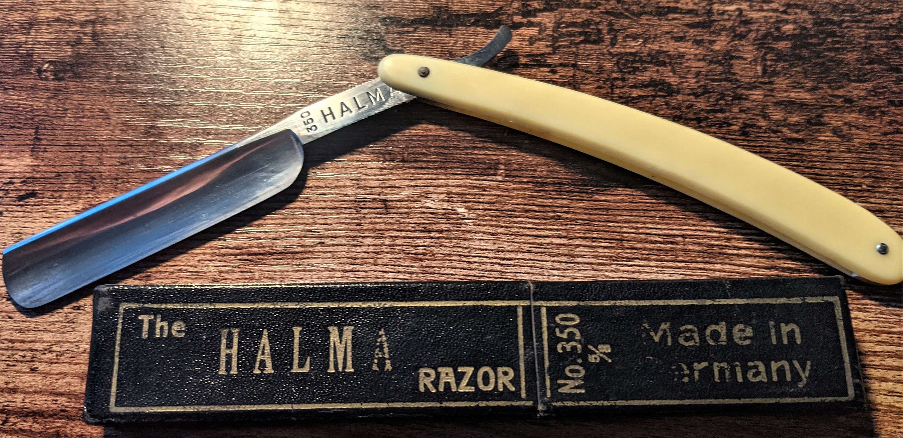 Vintage the Halma Straight Edge Razor. Made in Solingen, Germany. No