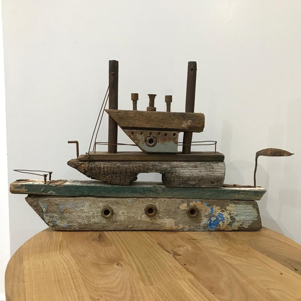 Rafiot Conçu et Réalisé à Partir de Recyclage Véritables Bois d'épaves Provenant Bretagne