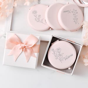 Espejo compacto grabado para regalo de dama de honor - Regalos únicos para despedida de soltera - Recuerdos personalizados para fiesta de bodas - Espejo de tocador portátil de bolsillo