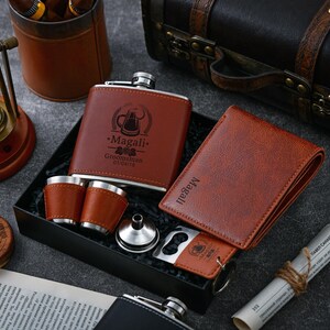 Juegos de frascos personalizados para padrinos de boda / Estuche de cuero personalizado con abrebotellas / Caja de regalo para padrinos de boda, padres o hombres