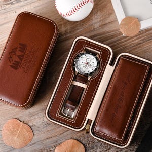 Gepersonaliseerde lederen horlogedoos - op maat gegraveerd cadeau voor bruidsjonkers - gepersonaliseerde gegraveerde horloge-organisator reizen - gepersonaliseerd cadeau voor hem