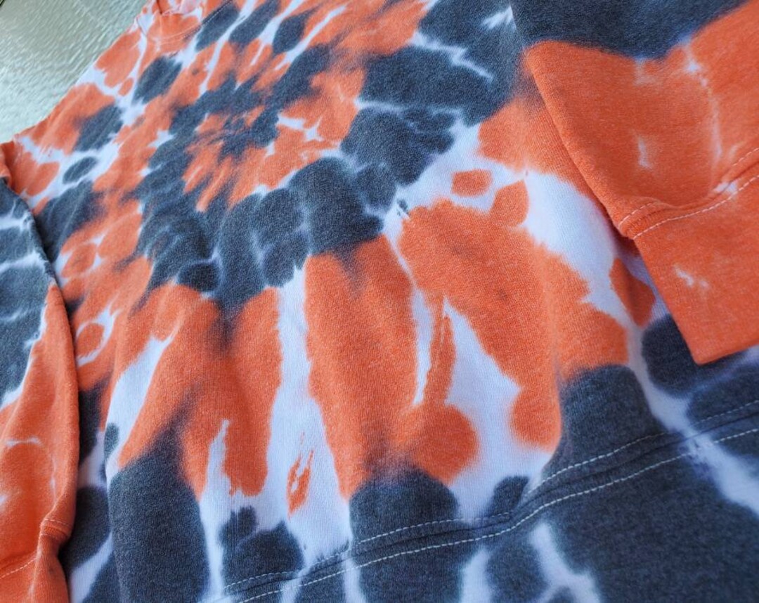 Vintage Black & Orange Tie-Dye Design Sweatshirt - L main image 0
