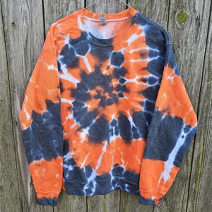 Vintage Black & Orange Tie-Dye Design Sweatshirt - L