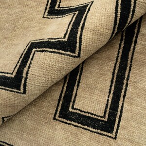 Hand-Knotted Wool Rug: Beige and Black Geometric Maze Pattern image 8