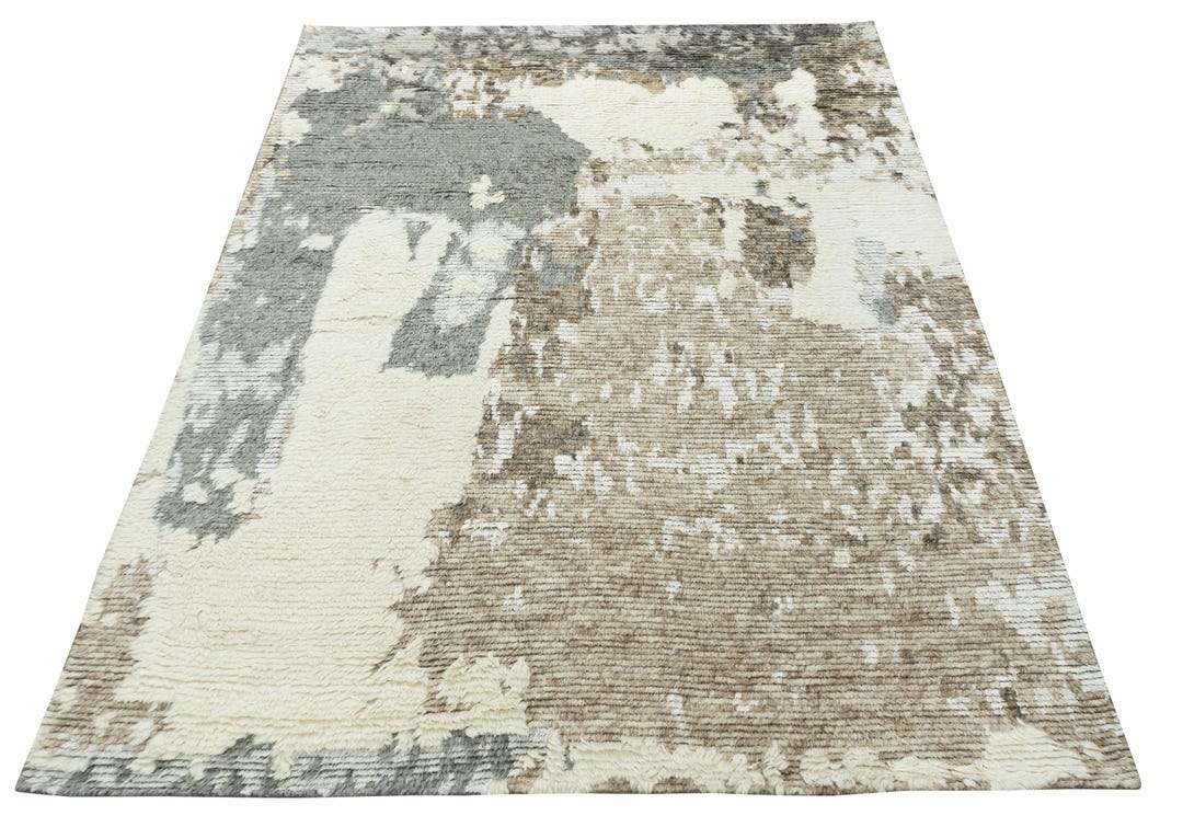 手編みウールラグ：ベージュの抽象的なデザイン、モダンなボヘミアン風