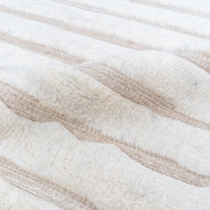 Hand-Knotted Beni Ourain Rug: Ivory Beige Wool, Minimalist Design