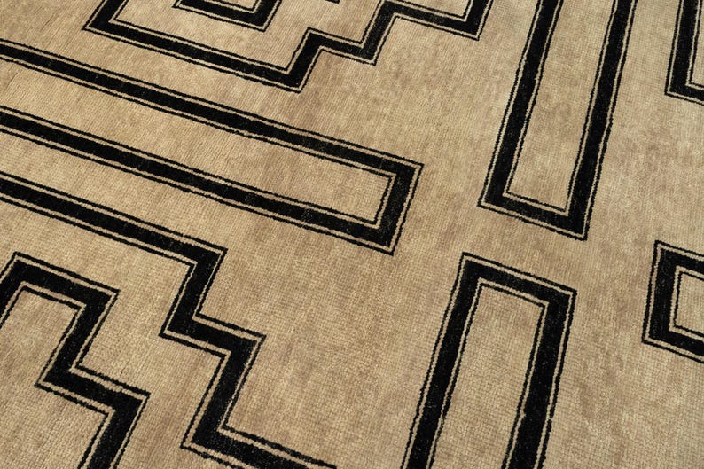 Hand-Knotted Wool Rug: Beige and Black Geometric Maze Pattern image 7
