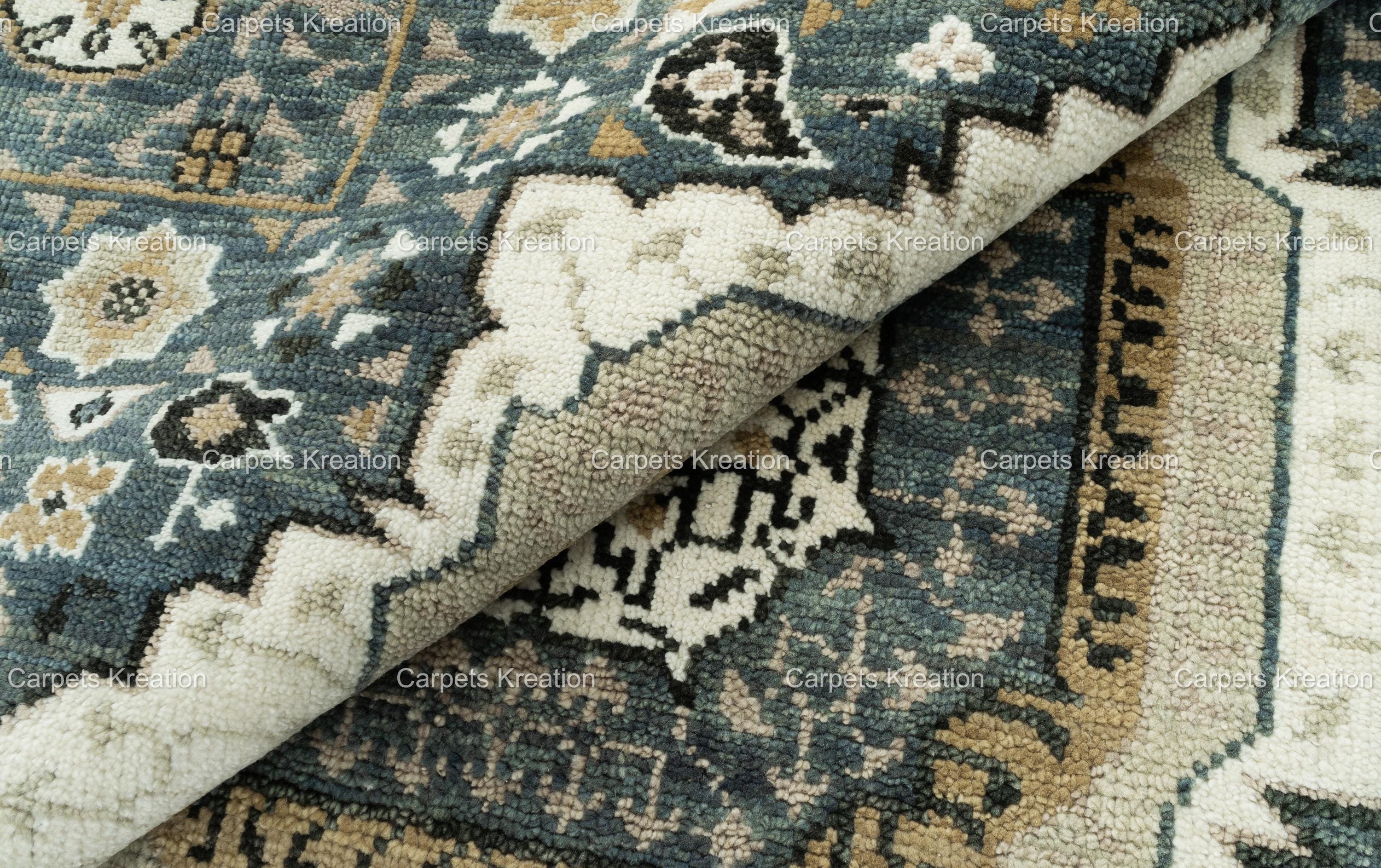 手織りウールラグ：ブルーグレーの幾何学模様のウシャックカーペット