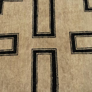 Hand-Knotted Wool Rug: Beige and Black Geometric Maze Pattern image 6