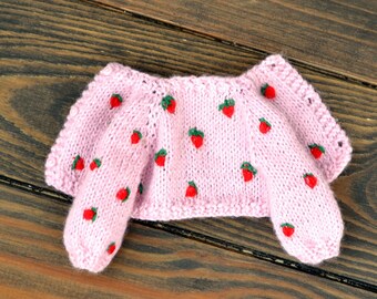 Strawberry cardigan for Blythe doll