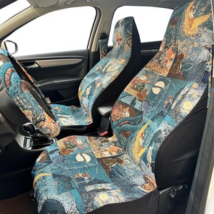 Puede incluir: Dos fundas para asientos de coche con un diseño estampado en azul y amarillo con una luna y estrellas. Las fundas están hechas de un tejido suave y cómodo y son fáciles de instalar.