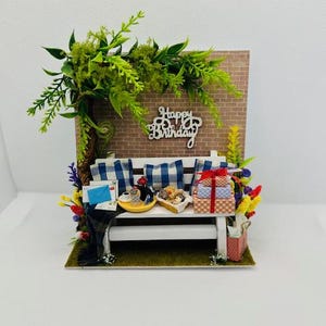 Carte d'anniversaire 3D, carte faite main, carte d'anniversaire de luxe, carte d'anniversaire unique, carte 3D, carte miniatures, .... Détendez-vous... C'est votre anniversaire !