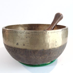 Massive Antique 8.75&quot; Thadobati Tibetan Singing Bowl Hand Hammered Himalayan G#3