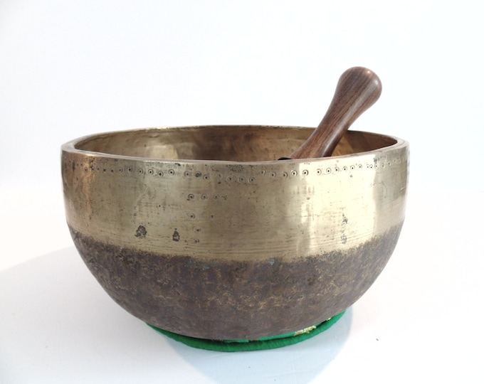 Massive Antique 8.75" Thadobati Tibetan Singing Bowl Hand Hammered Himalayan G#3
