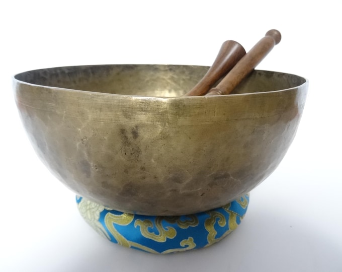 Antique Jambati Singing Bowl: 9.25" Hand Hammered Himalayan Bowl, Note G2