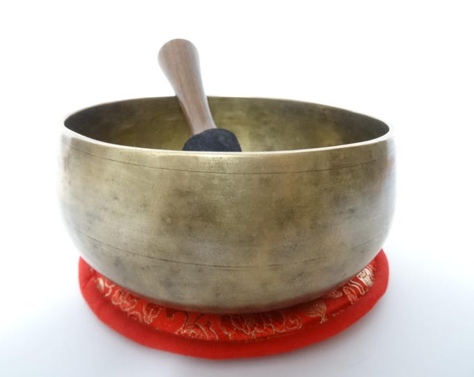 Antique, Tibetan Singing Bowl, Remuna, Himalayan Meditation, Sound Therapy, Healing, Note A3