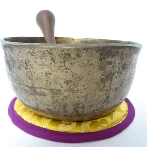 Antique Ghanteebati Singing Bowl Hand Hammered Himalayan Sound Therapy Note A3