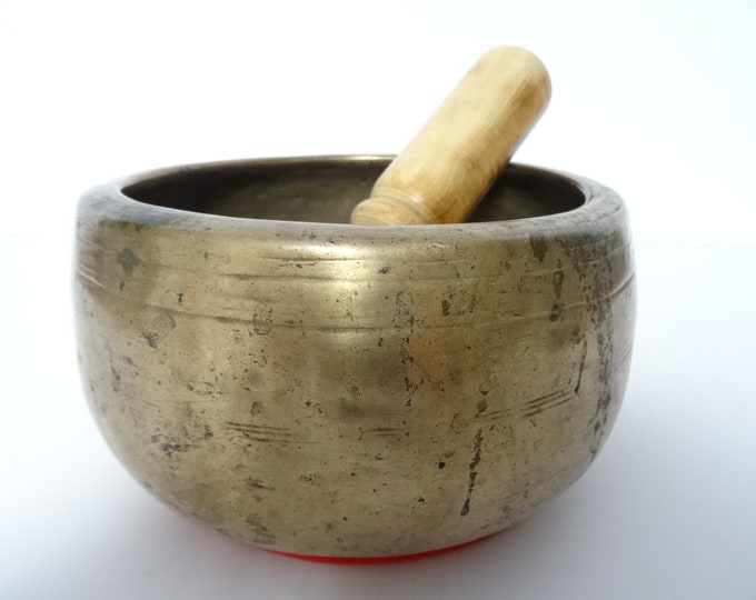 Antique Ancient mani Tibetan singing bowl Himalayan meditation sound therapy healing buddhism Note F5