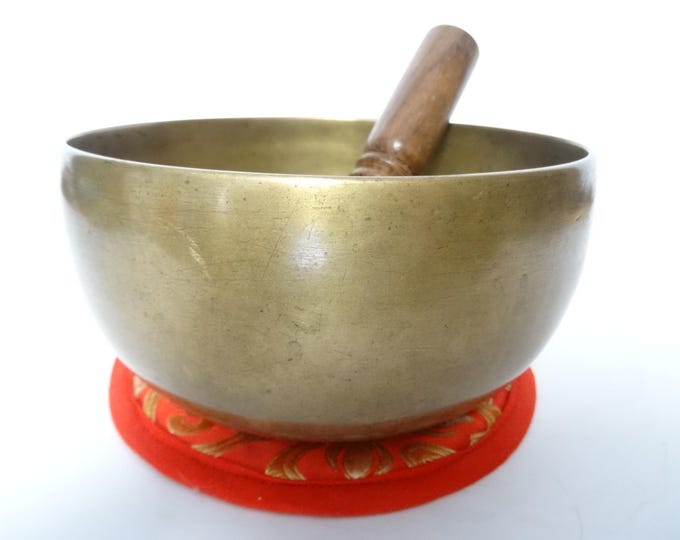 Antique Thadobati Tibetan Singing Bowl Hand Hammered Himalayan Meditation Sound Therapy F#3