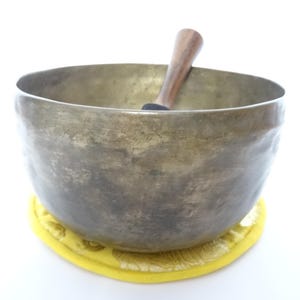 Antique Thadobati Tibetan Singing Bowl Hand Hammered Himalayan Meditation Sound Therapy F3