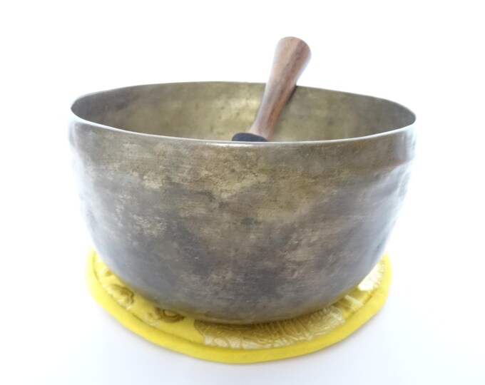 Antique Thadobati Tibetan Singing Bowl Hand Hammered Himalayan Meditation Sound Therapy F3