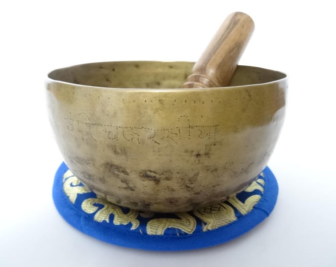 Antique Thadobati, Tibetan Singing Bowl, Hand Hammered, Himalayan, Sound Therapy, Yoga Meditation, Note B3
