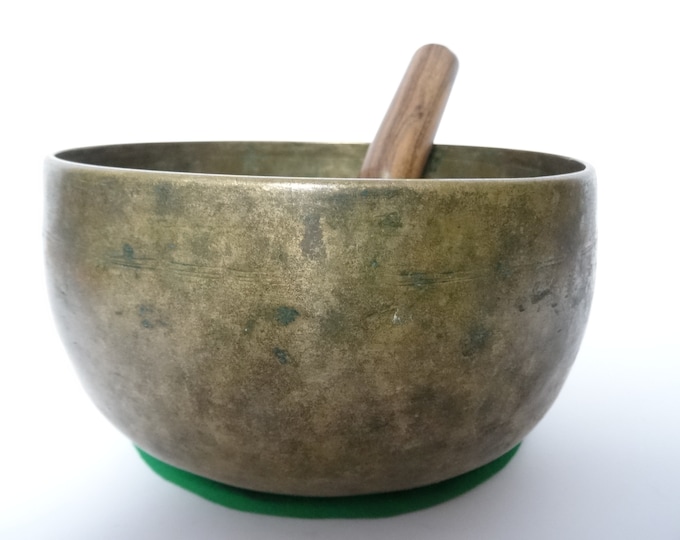 Antique, Tibetan Singing Bowl, Remuna, Himalayan Meditation, Sound Therapy, Healing, Note F3