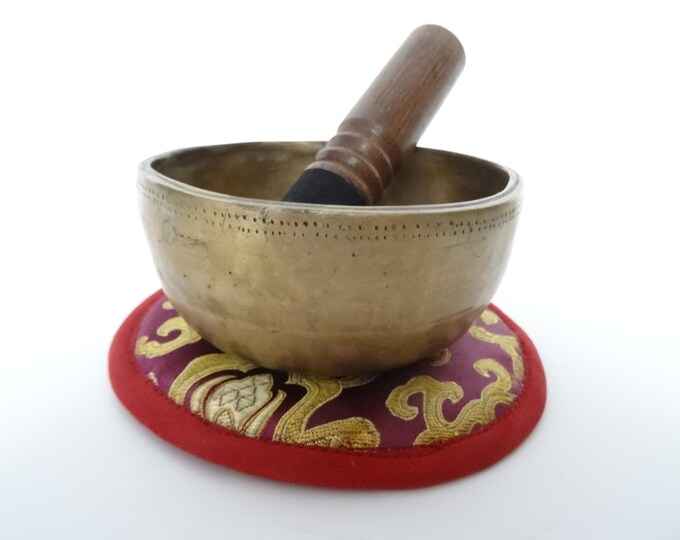 Antique, Thadobati Cup, Tibetan Singing Bowl, Hand Hammered Himalayan, Note D5