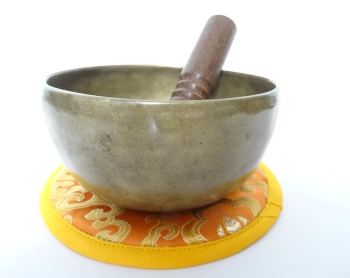 Antique, Ancient, Thadobati Cup, Tibetan Singing Bowl, Hand Hammered Himalayan, Note E4