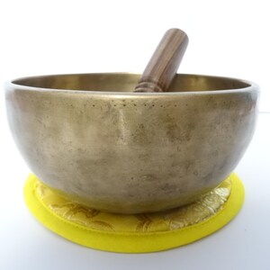 Antique Thadobati Tibetan Singing Bowl Hand Hammered Himalayan Meditation Sound Therapy F4