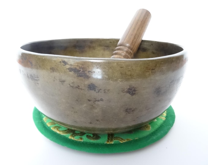 Antique Thadobati Tibetan Singing Bowl Hand Hammered Himalayan Meditation Sound Therapy D4