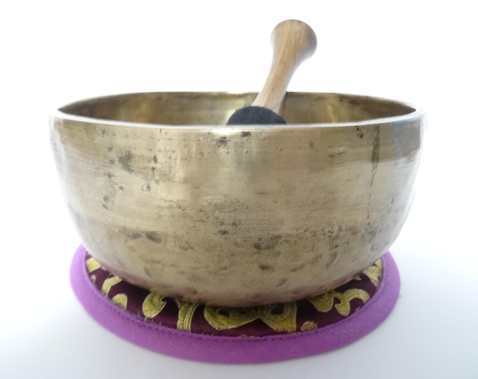 Antique Thadobati Tibetan Singing Bowl Hand Hammered Himalayan Meditation Sound Therapy D4