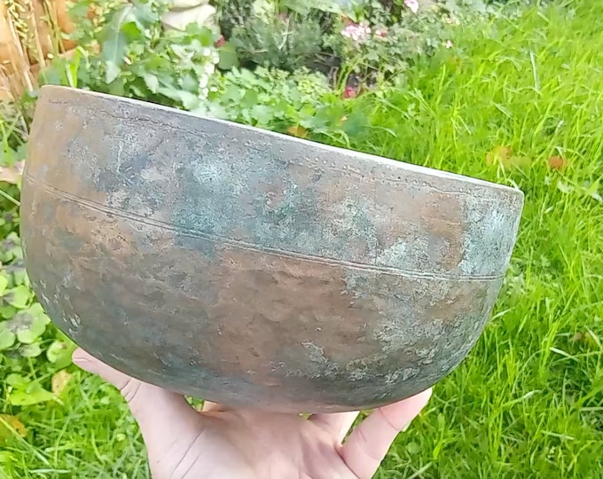Large Antique 8.75" Thadobati Tibetan Singing Bowl Hand Hammered Himalayan F3