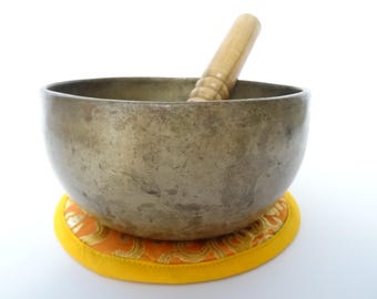 Antique Thadobati Tibetan Singing Bowl Hand Hammered Himalayan Meditation Sound Therapy D4