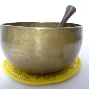 Antique Thadobati Tibetan Singing Bowl Hand Hammered Himalayan Meditation Sound Therapy G#3