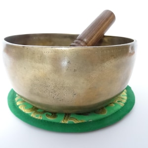 Antique Thadobati Tibetan Singing Bowl Hand Hammered Himalayan Meditation Sound Therapy C4