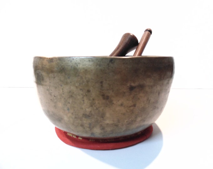 Large Antique 7.5" Thadobati Tibetan Singing Bowl Hand Hammered Himalayan A#3